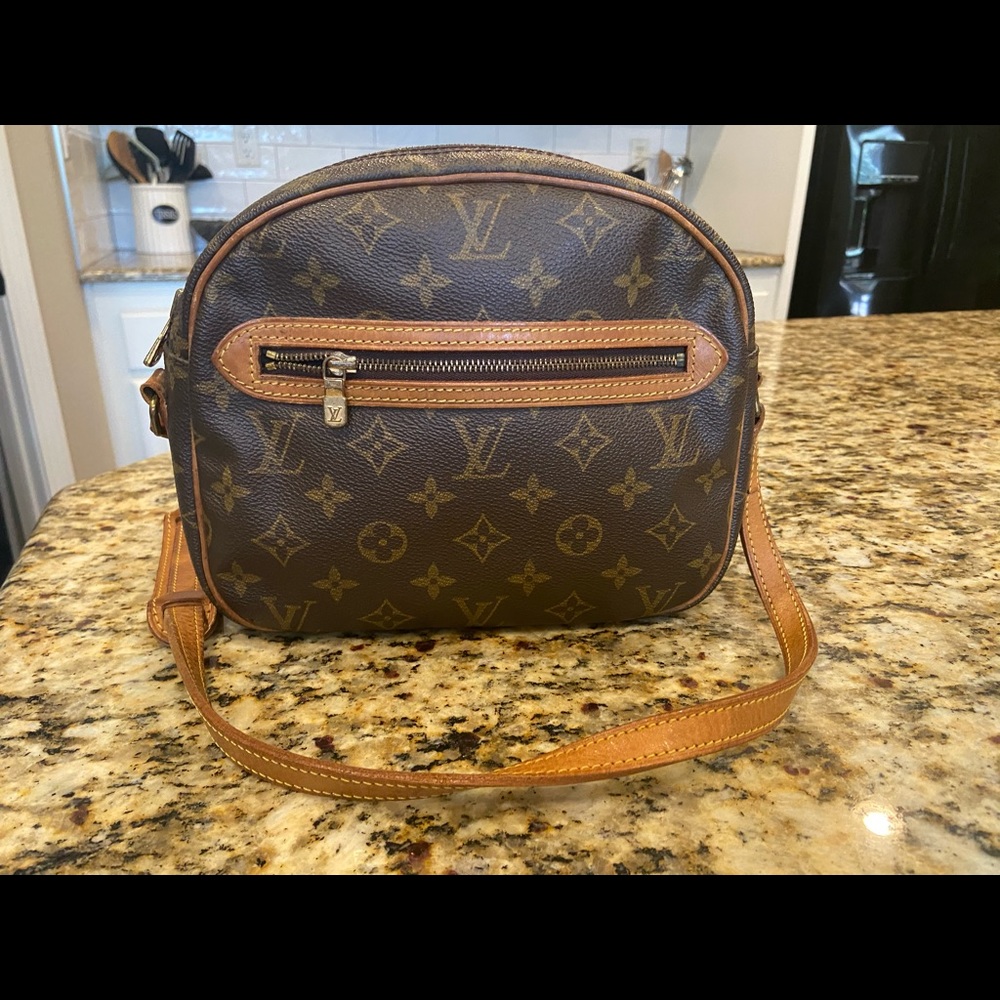 Authentic Louis Vuitton Senlis Crossbody handbag.